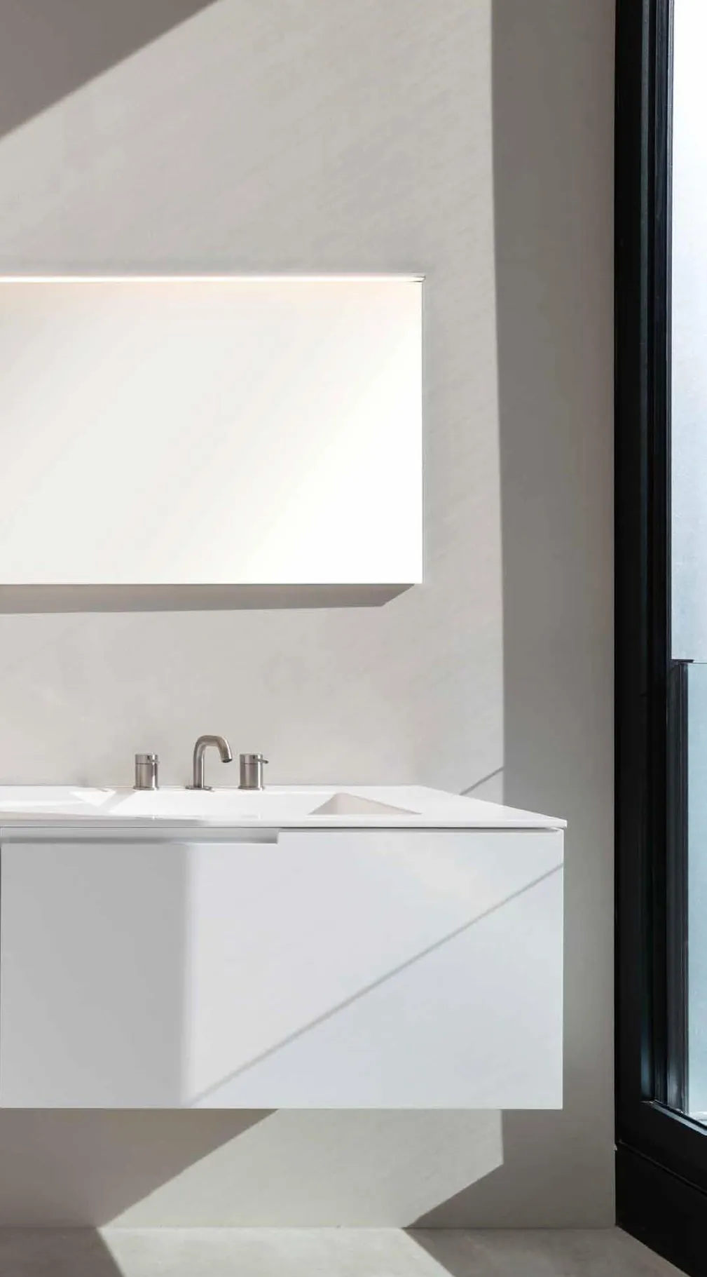 Vasque Solid Surface